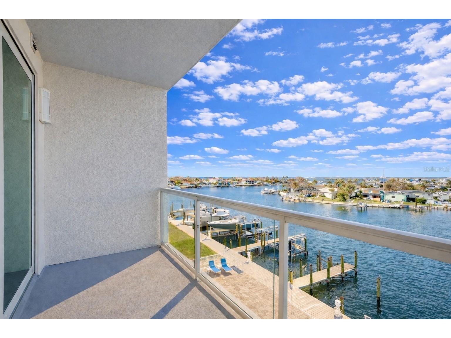 415 Island Way #402 Clearwater Beach FL 33767 TB8471230 image7