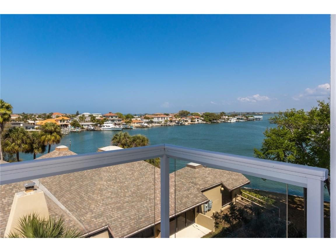 415 Island Way #412 Clearwater FL 33767 U8229173 image1