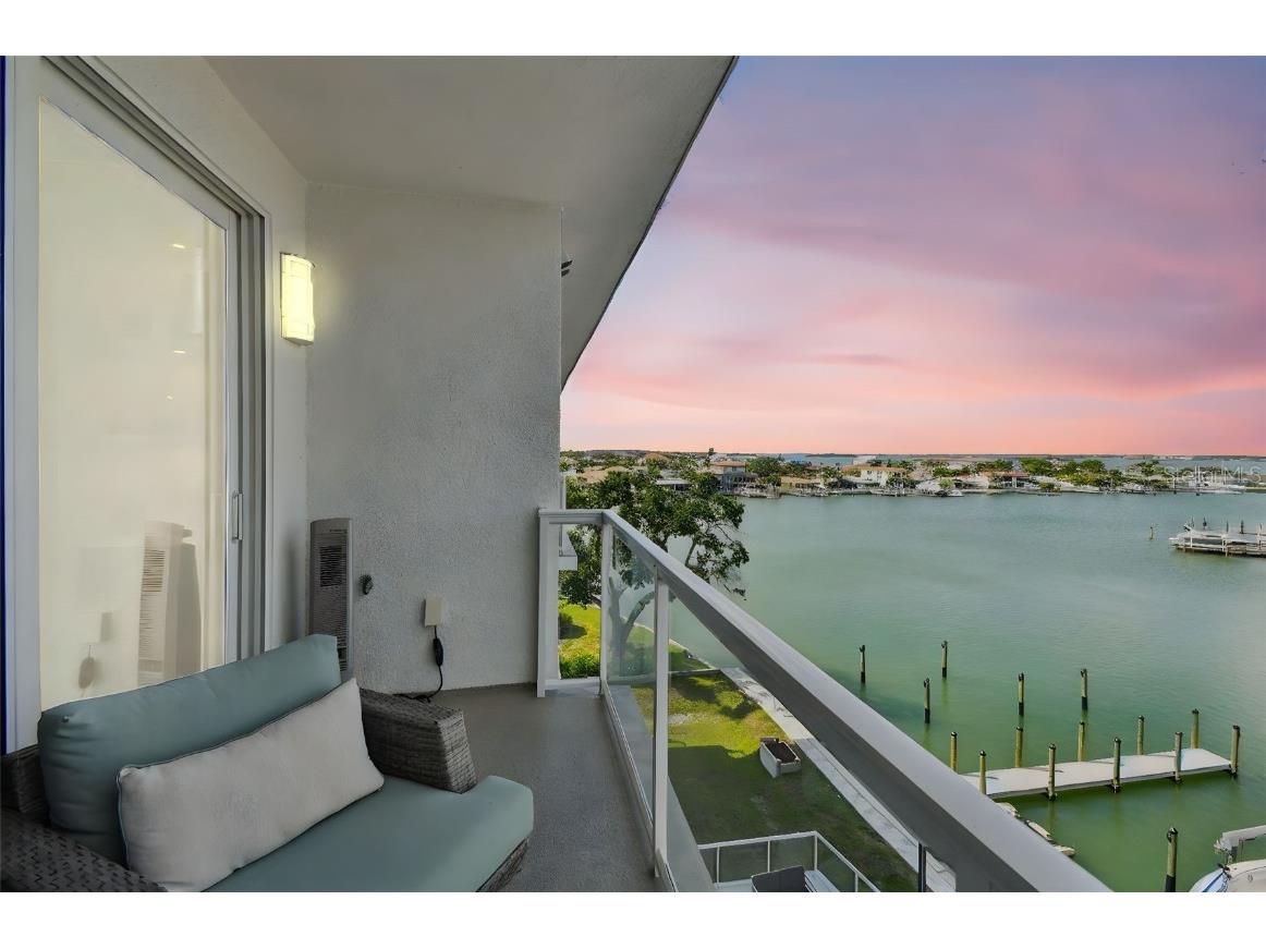 415 Island Way #507 Clearwater Beach FL 33767 TB8400720 image1