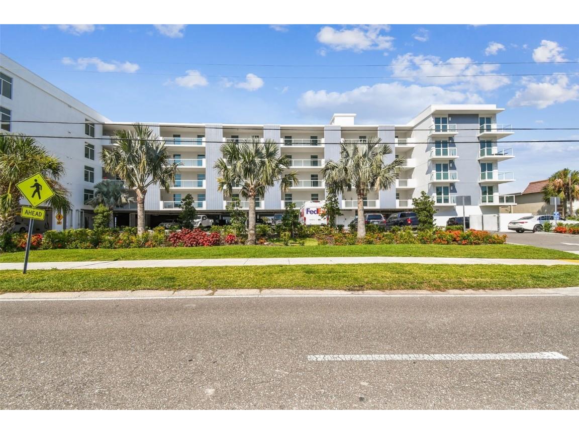 415 Island Way #507 Clearwater Beach FL 33767 TB8400720 image2