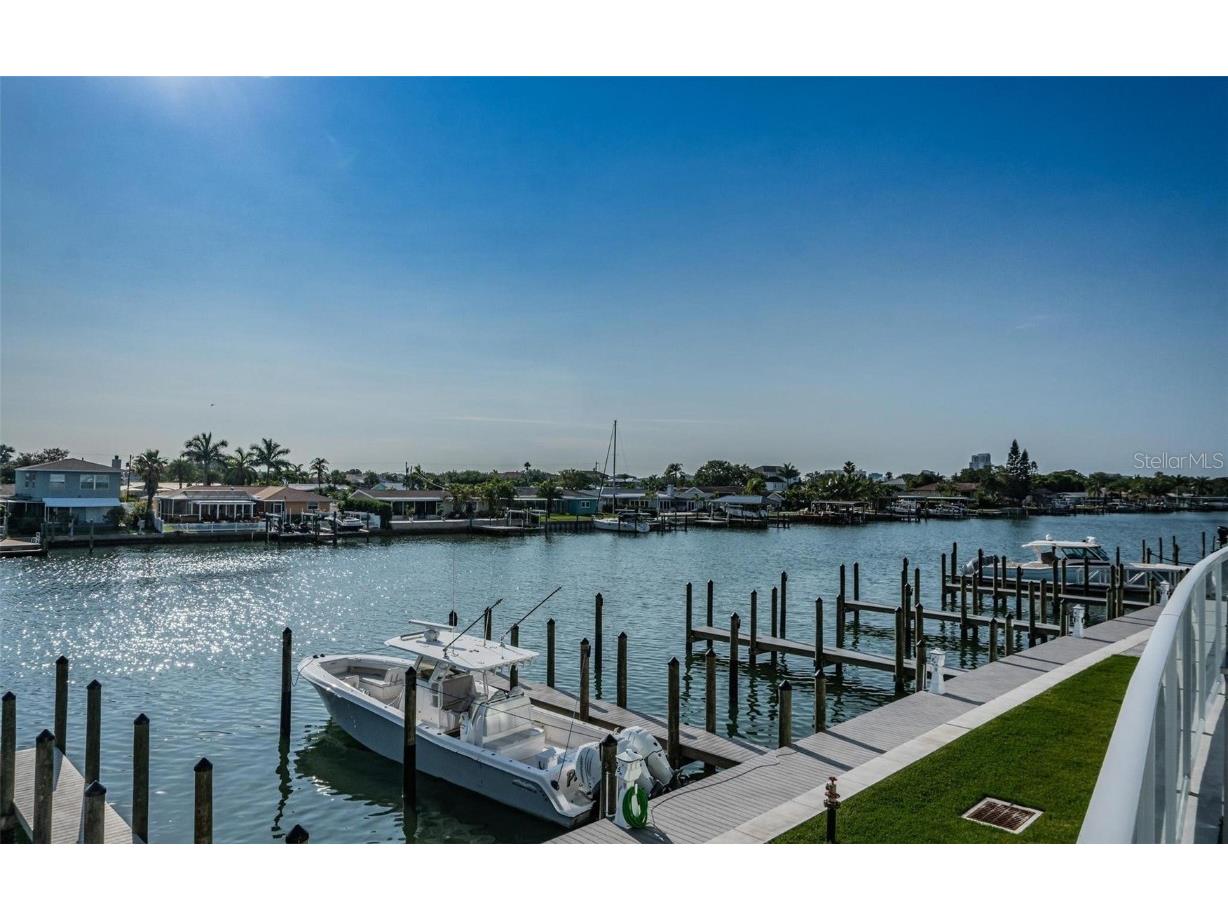 415 Island Way #511 Clearwater FL 33767 - INTRACOASTAL WATERWAY U8200119 image1