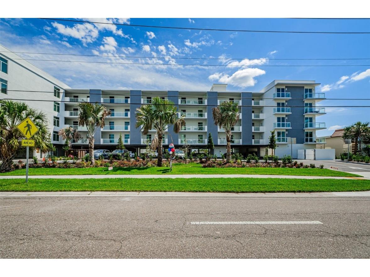 415 Island Way #511 Clearwater Beach FL 33767 TB8378872 image1