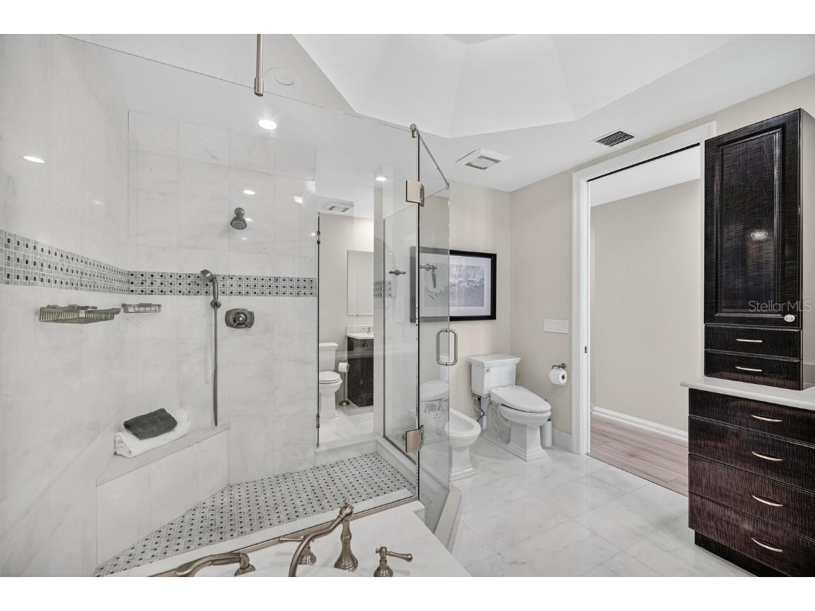 415 L Ambiance Drive #C403 Longboat Key FL 34228 A4666816 image22