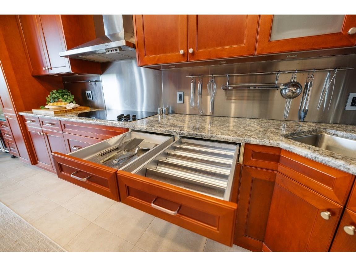 415 L Ambiance Drive #C403 Longboat Key FL 34228 A4666816 image39