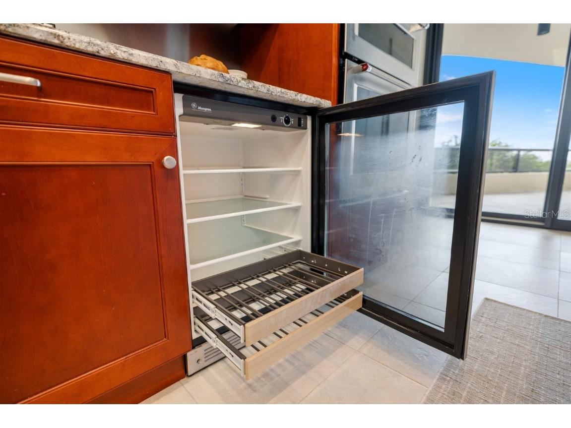 415 L Ambiance Drive #C403 Longboat Key FL 34228 A4666816 image44