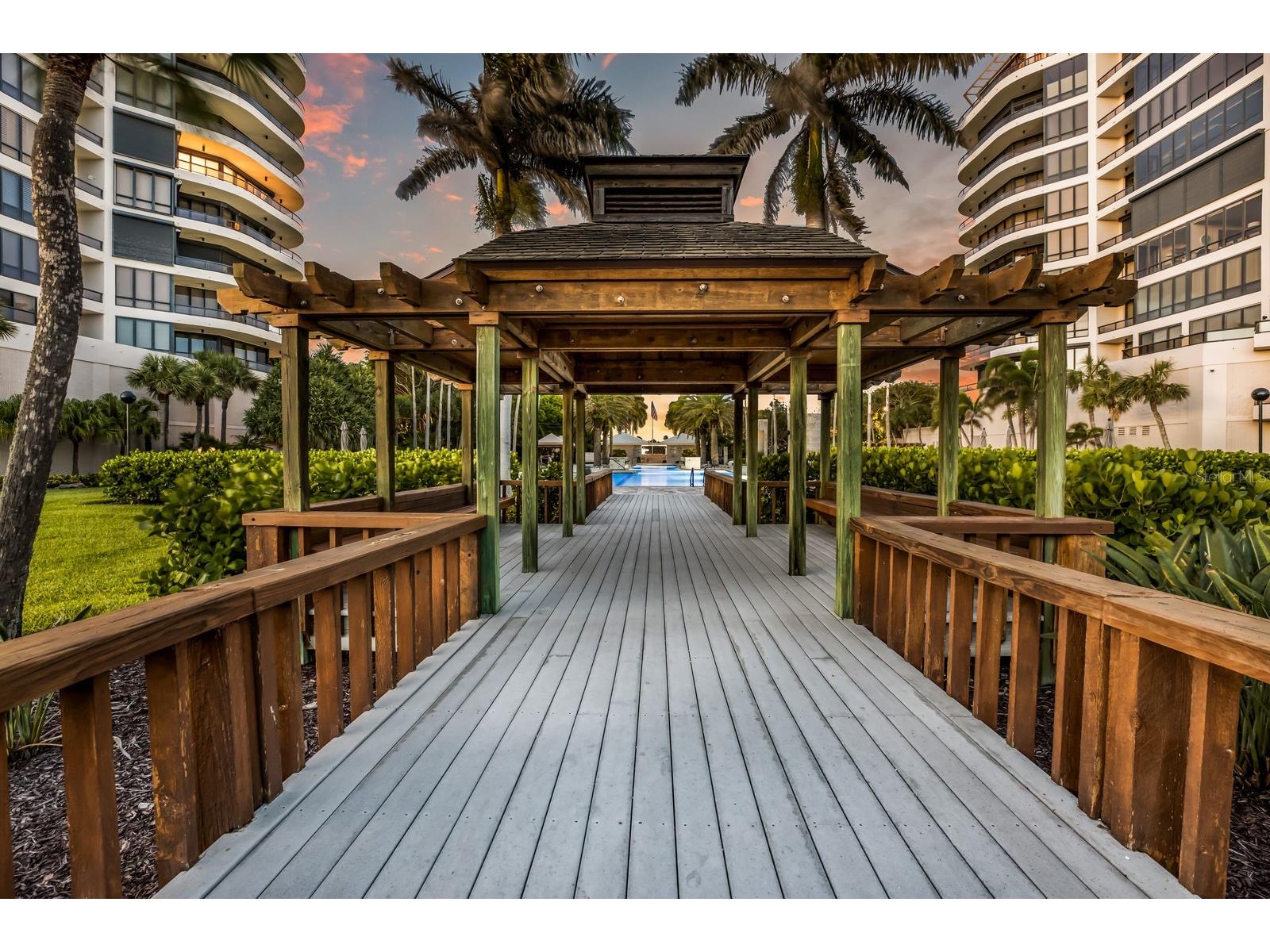 415 L Ambiance Drive #PH-F Longboat Key FL 34228 A4697487 image57