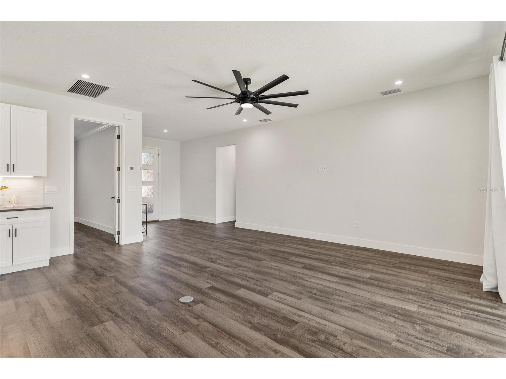 415 N Dixie Drive Howey In The Hills FL 34737 G5110089 image14