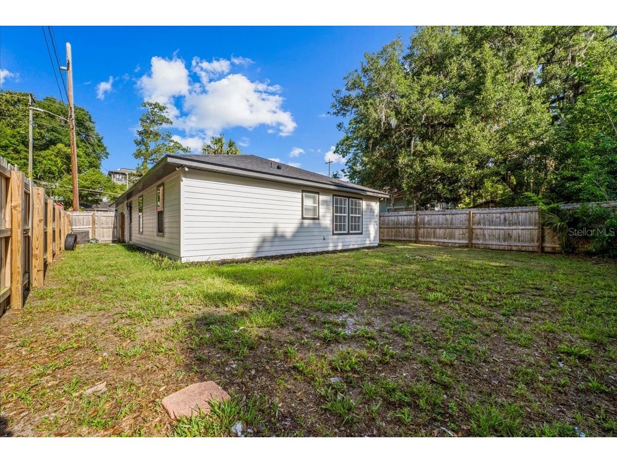 415 NW 10th Street Gainesville FL 32601 GC539748 image22