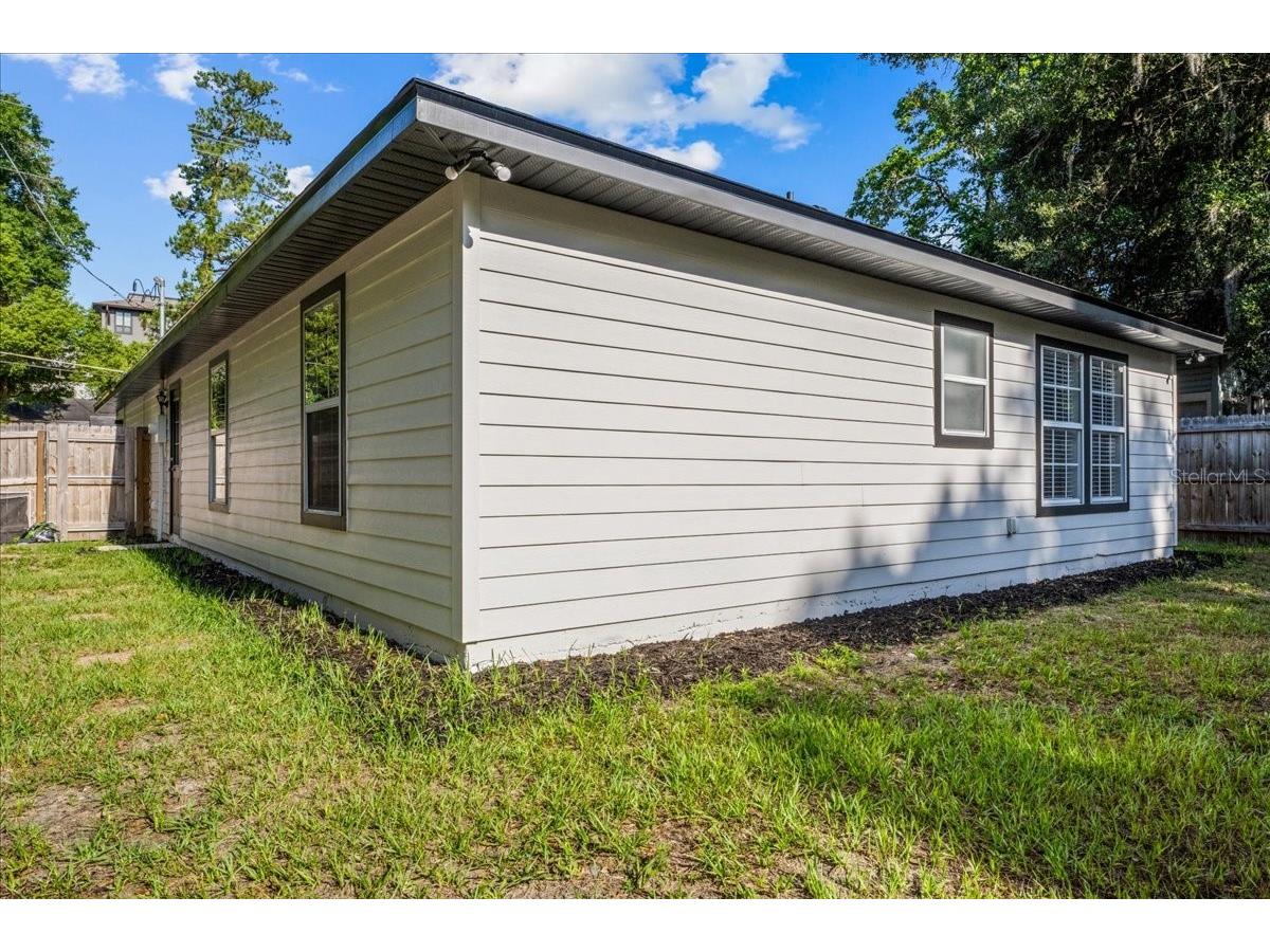 415 NW 10th Street Gainesville FL 32601 GC539748 image26