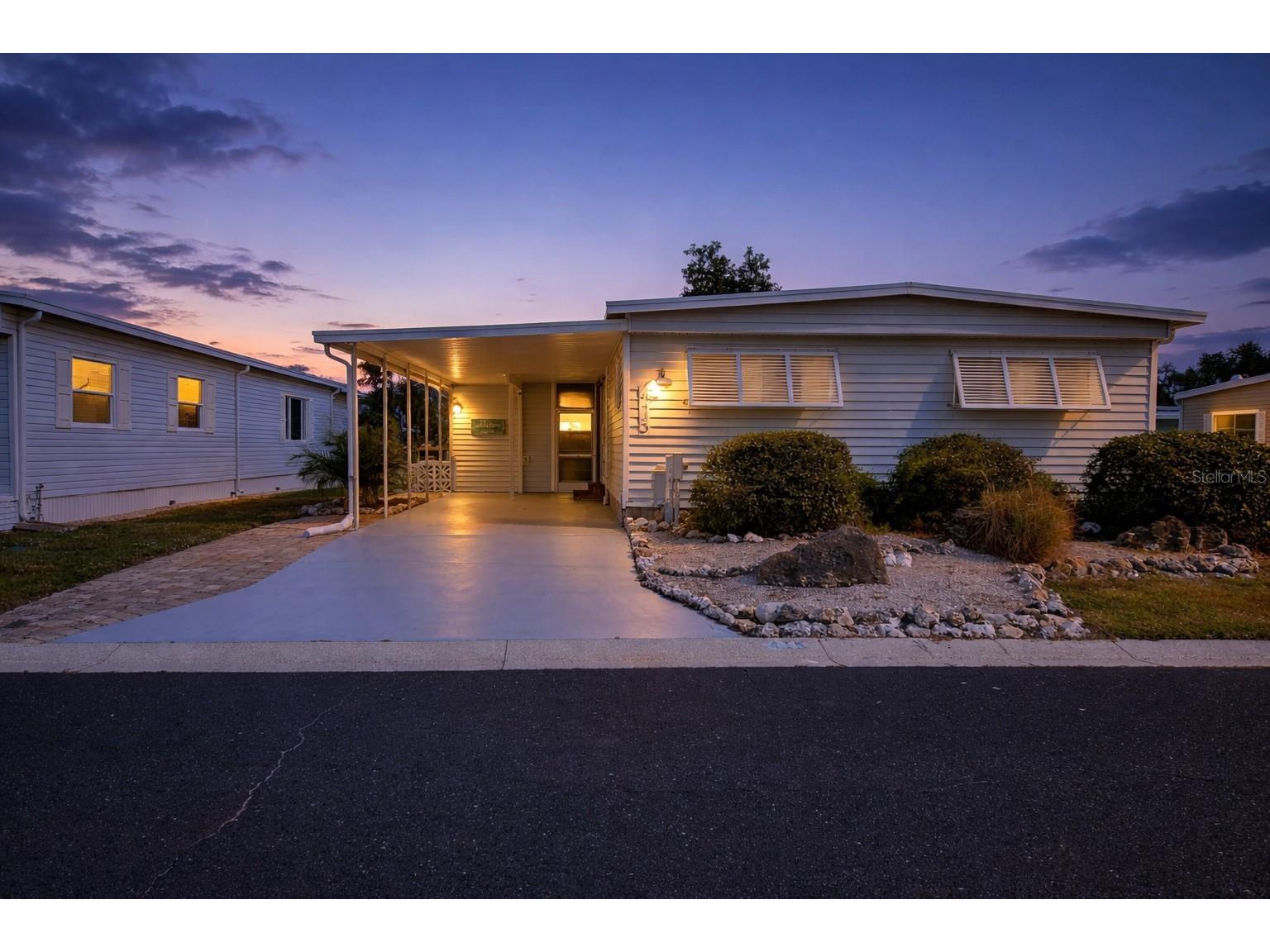 415 Oakwood Boulevard W Sarasota FL 34237 A4671652 image1