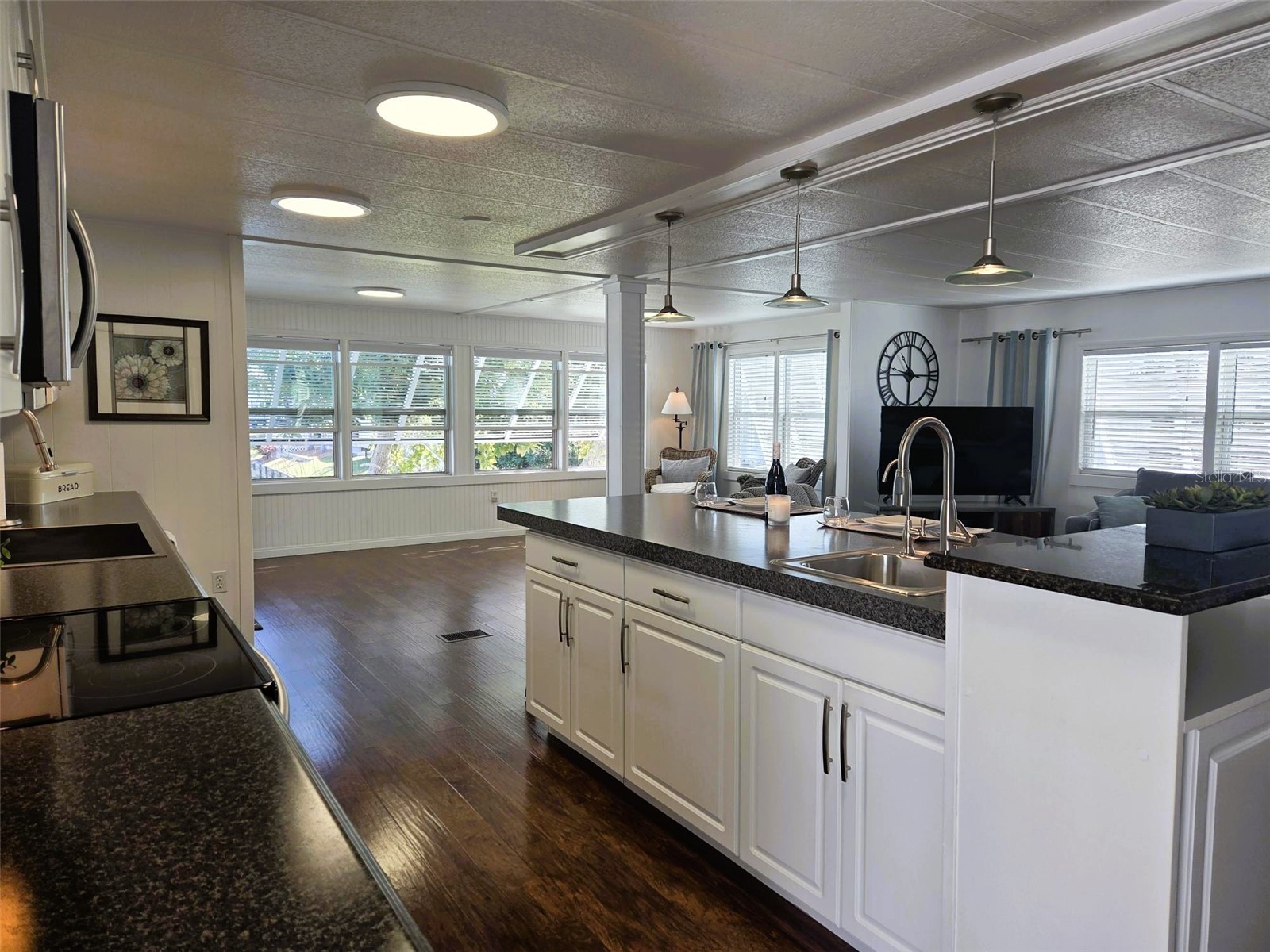 415 Oakwood Boulevard W Sarasota FL 34237 A4671652 image11