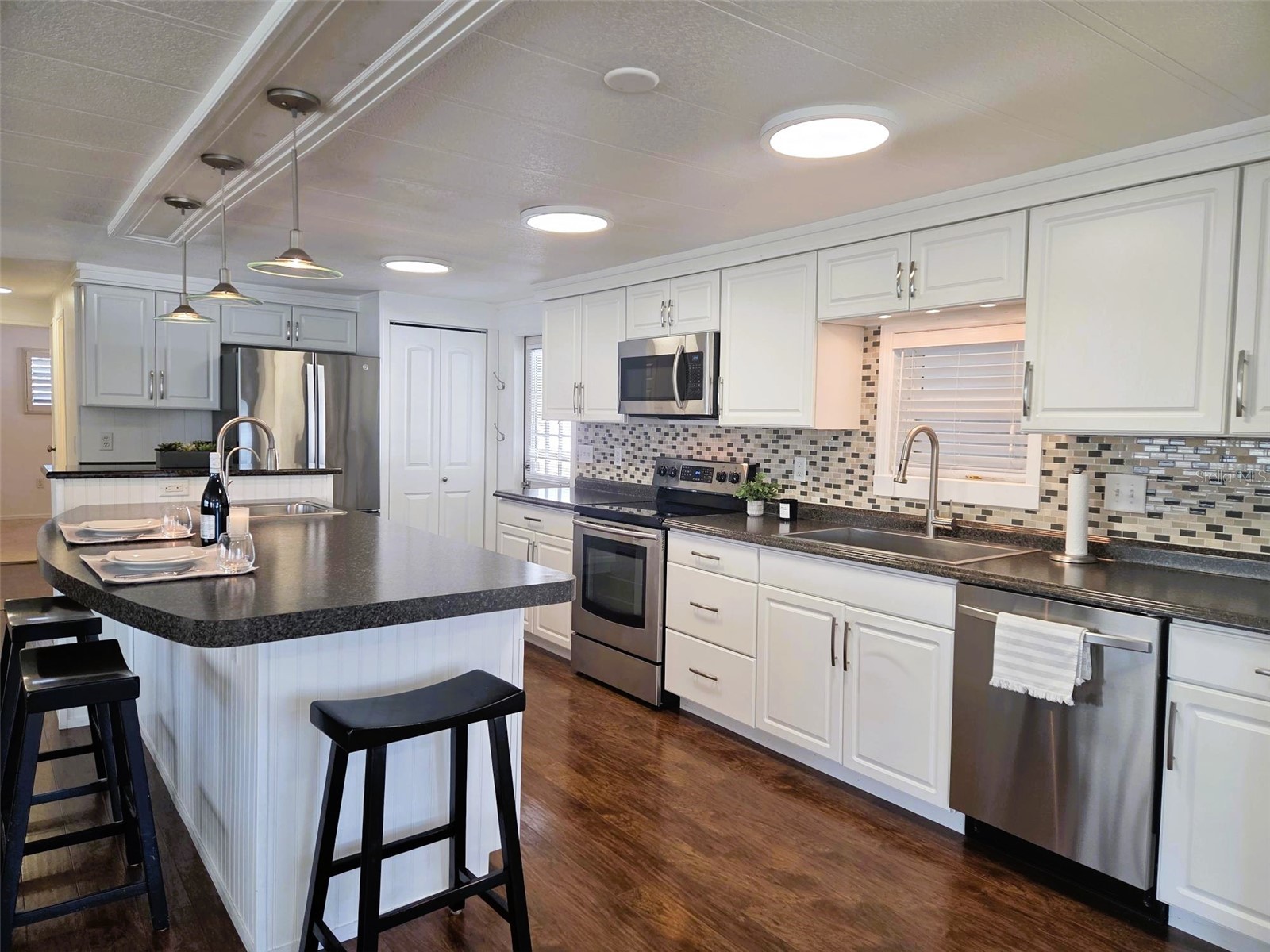 415 Oakwood Boulevard W Sarasota FL 34237 A4671652 image15