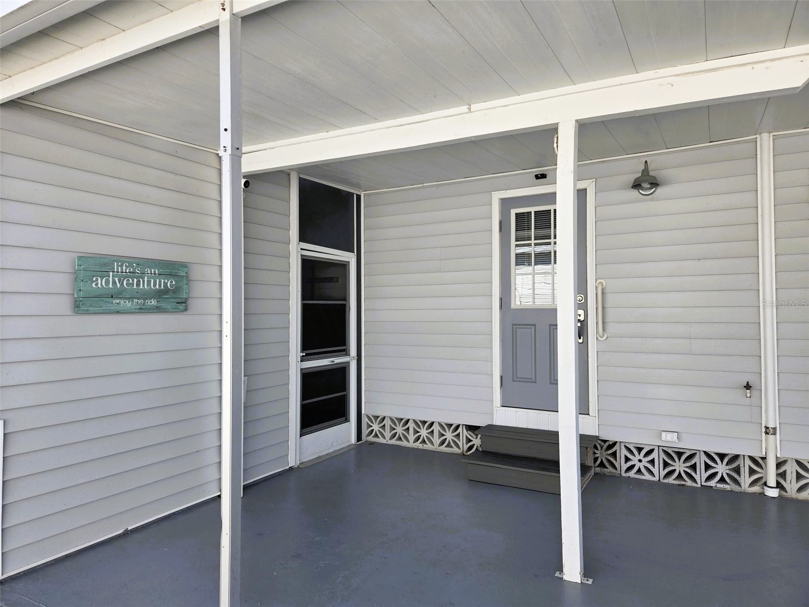 415 Oakwood Boulevard W Sarasota FL 34237 A4671652 image3