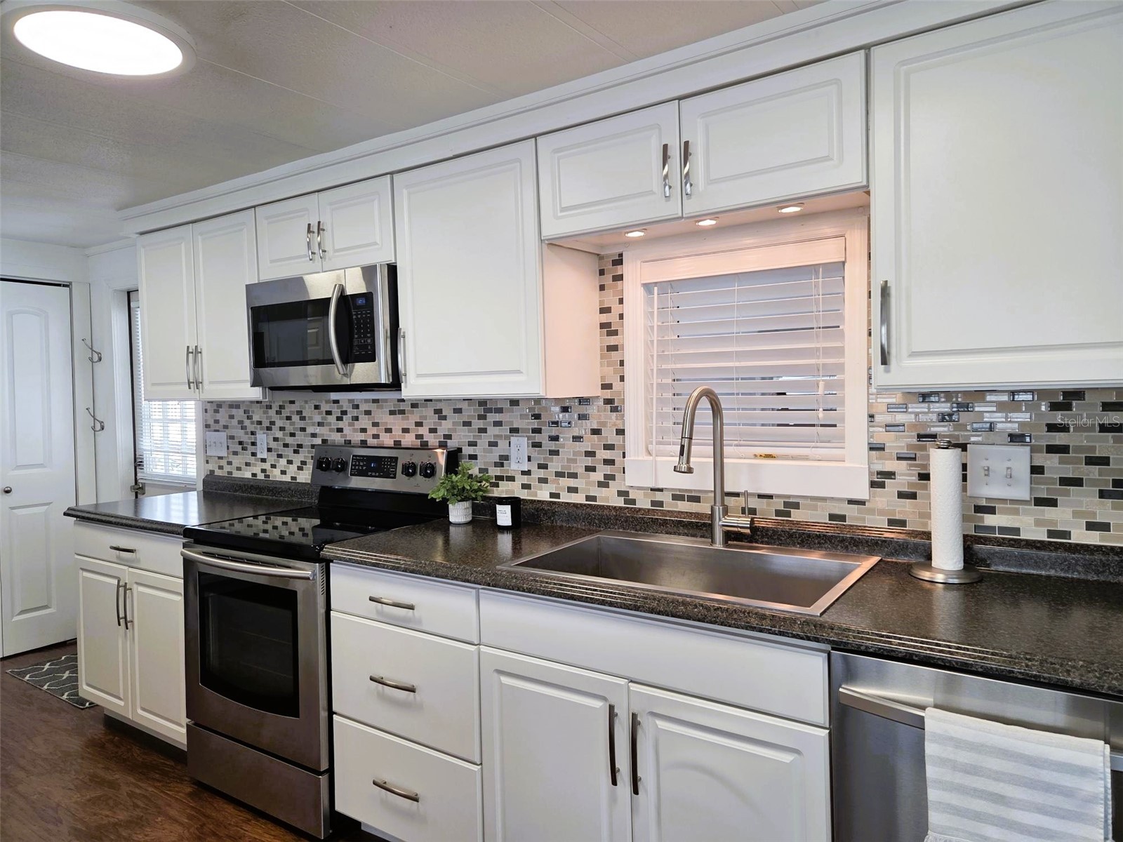 415 Oakwood Boulevard W Sarasota FL 34237 A4671652 image31