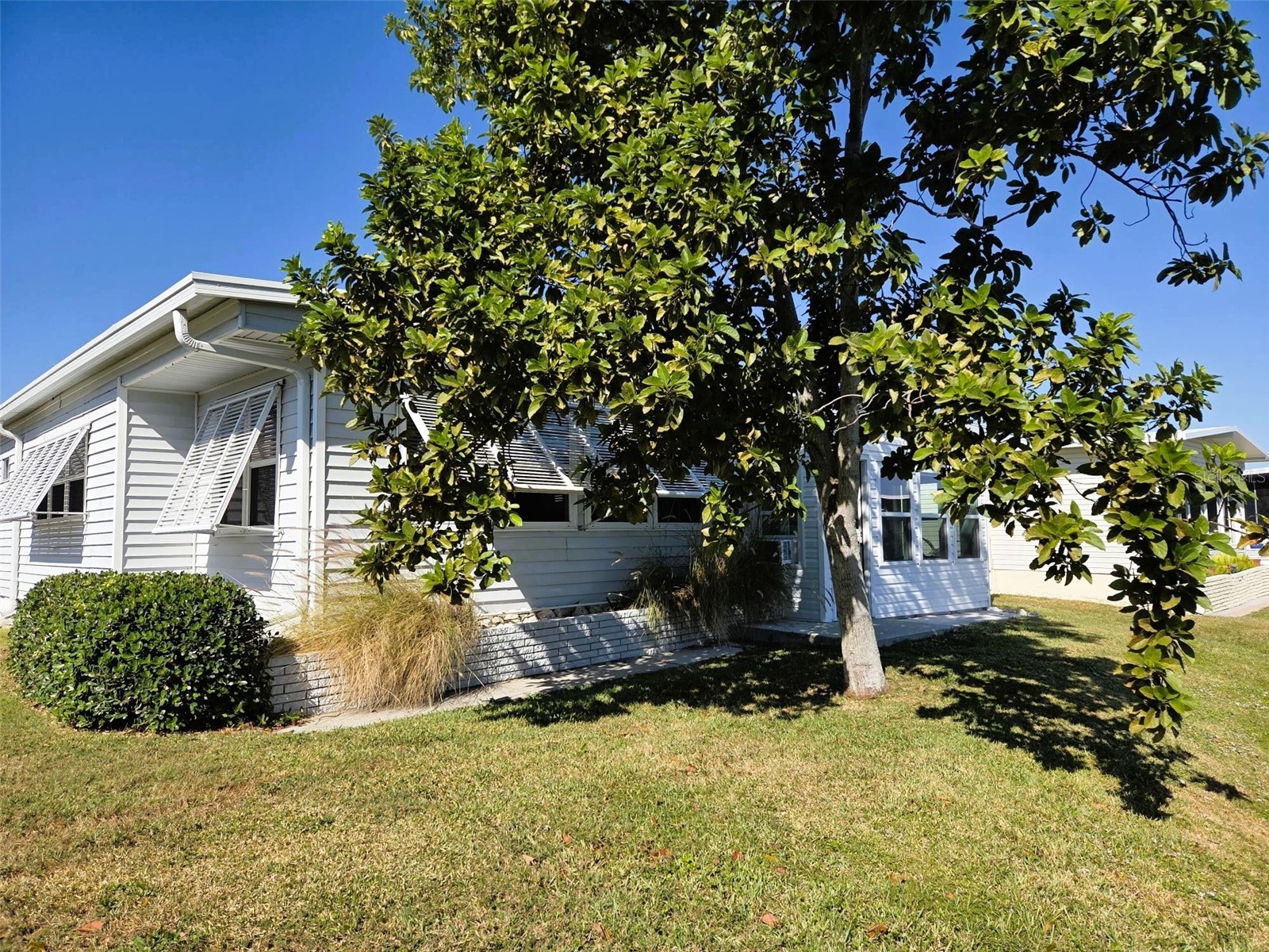 415 Oakwood Boulevard W Sarasota FL 34237 A4671652 image8