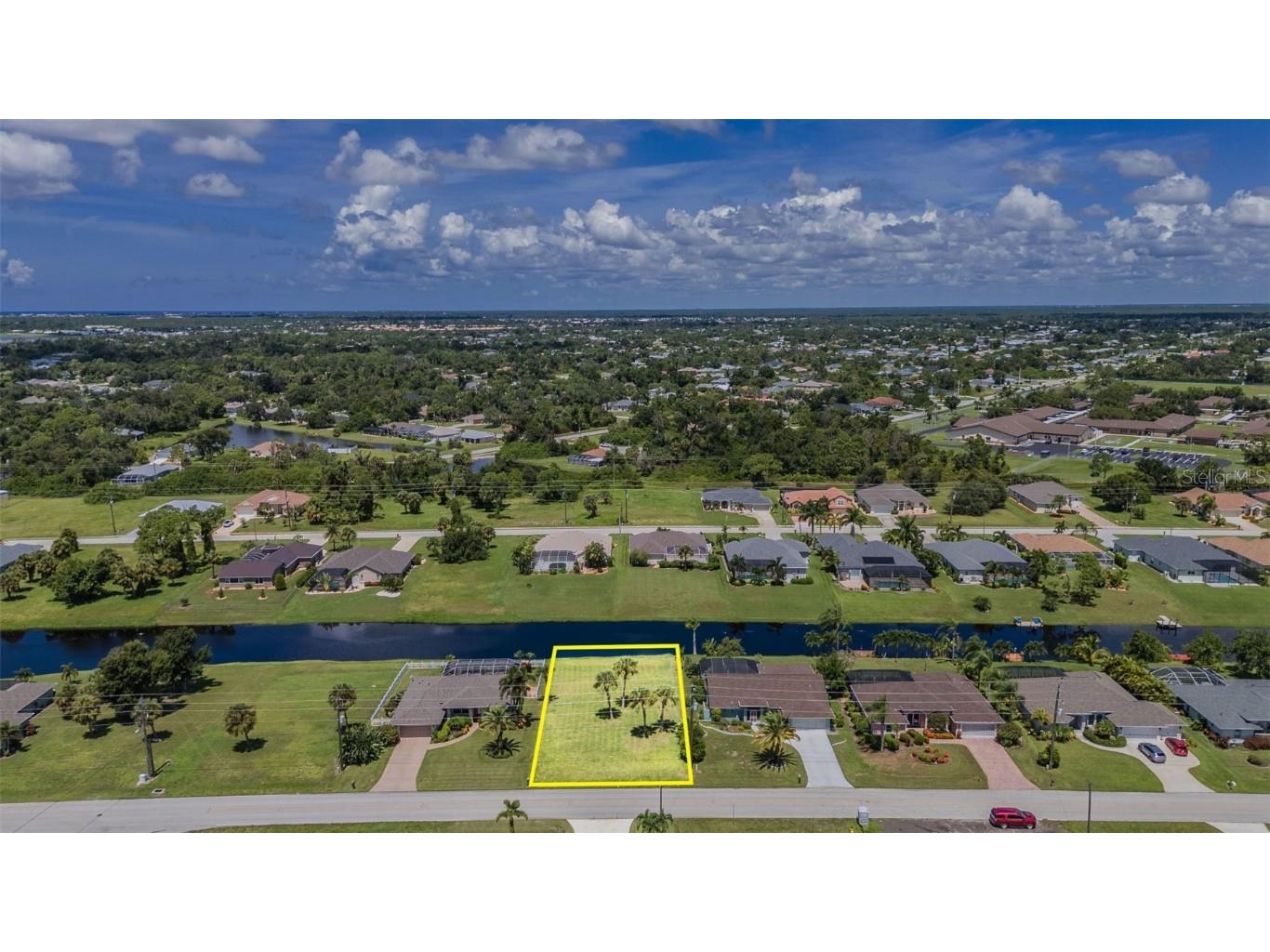 415 Rotonda Circle Rotonda West FL 33947 - ROTONDA RIVER C7497015 image1