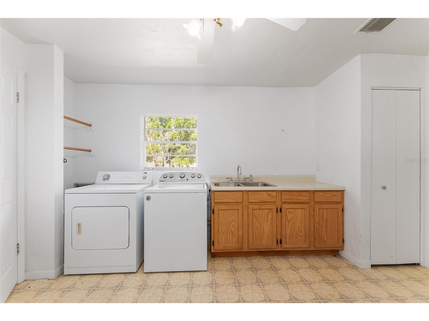 415 SE Adams Street High Springs FL 32643 GC539998 image23