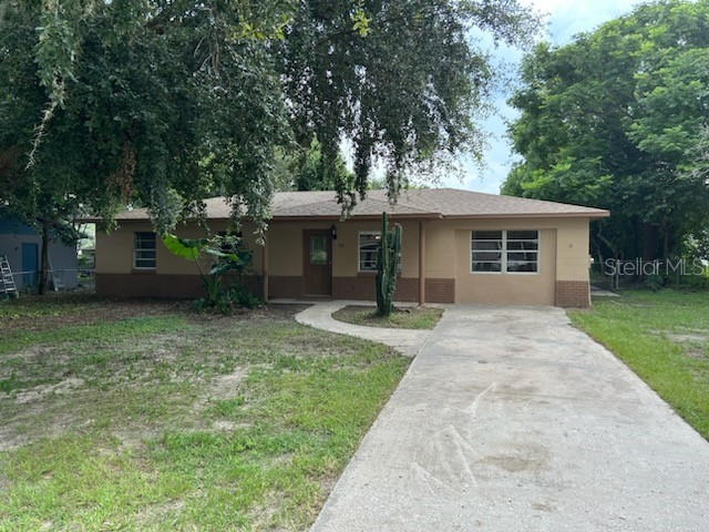 415 Winners Circle Lady Lake FL 32159 O6227085 image1