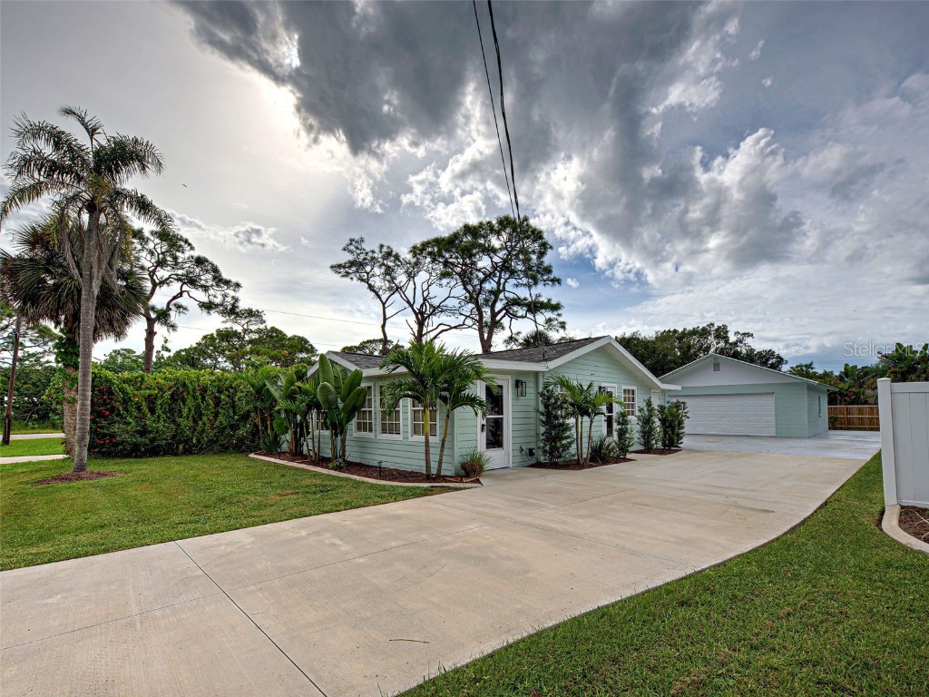 415 Yale Street Englewood FL 34223 D6144101 image1