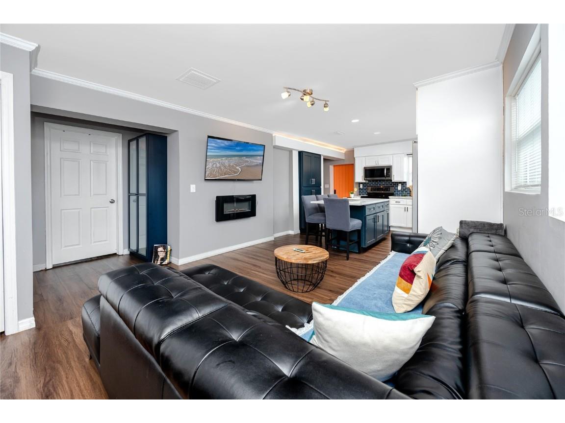 4150 40th Street N Saint Petersburg FL 33714 TB8436554 image3