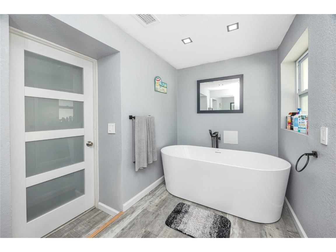 4150 40th Street N Saint Petersburg FL 33714 TB8436554 image40