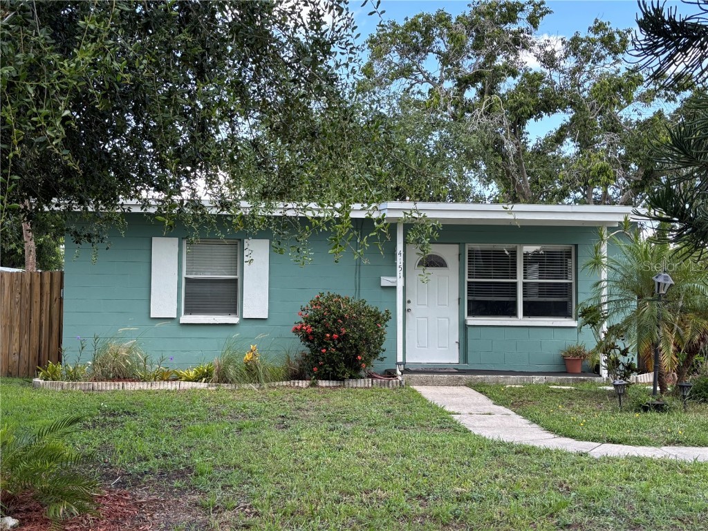 4151 Neptune Drive SE Saint Petersburg FL 33705 TB8408476 image1