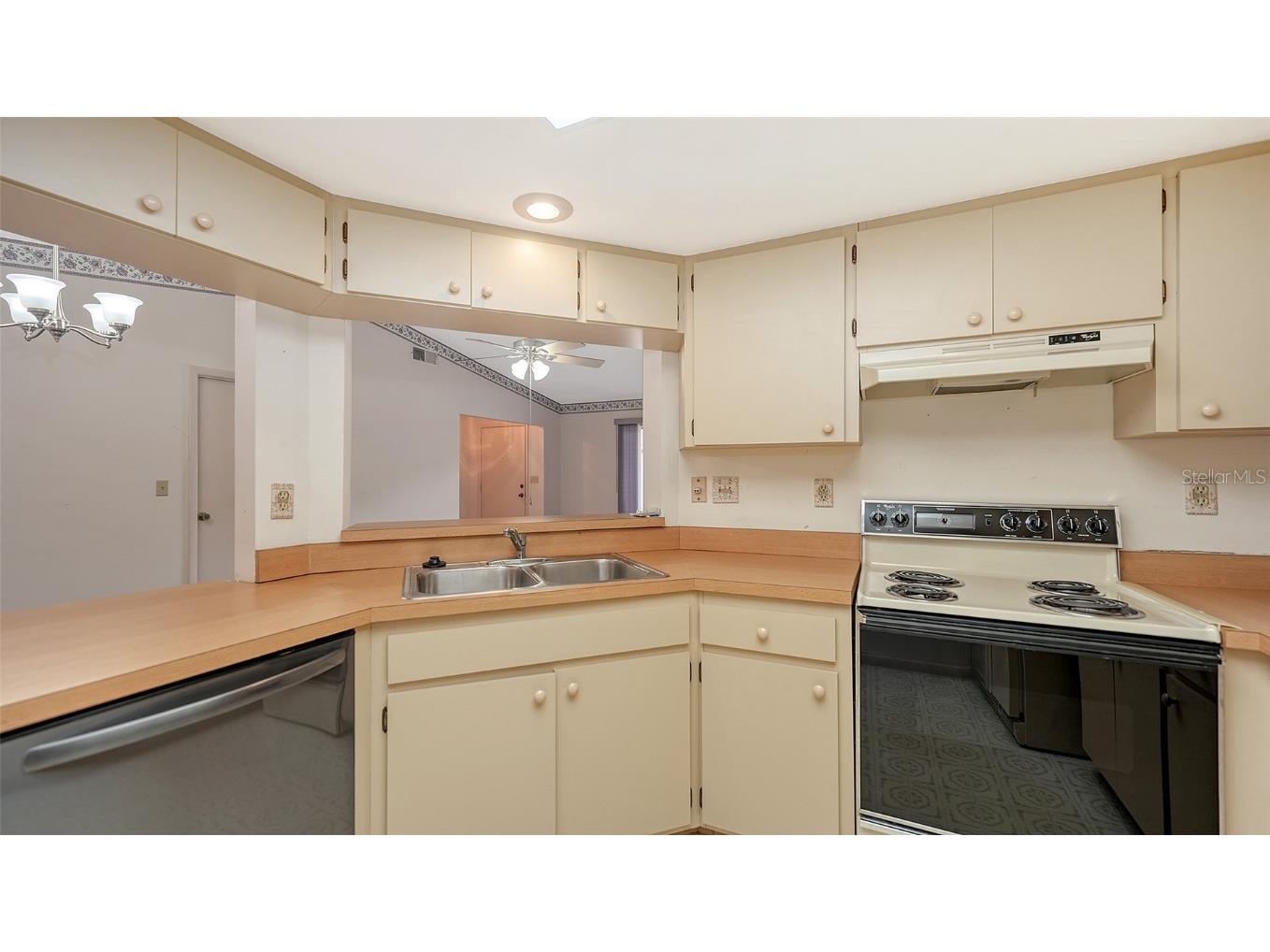 4152 Center Pointe Circle #58A Sarasota FL 34233 A4667707 image14