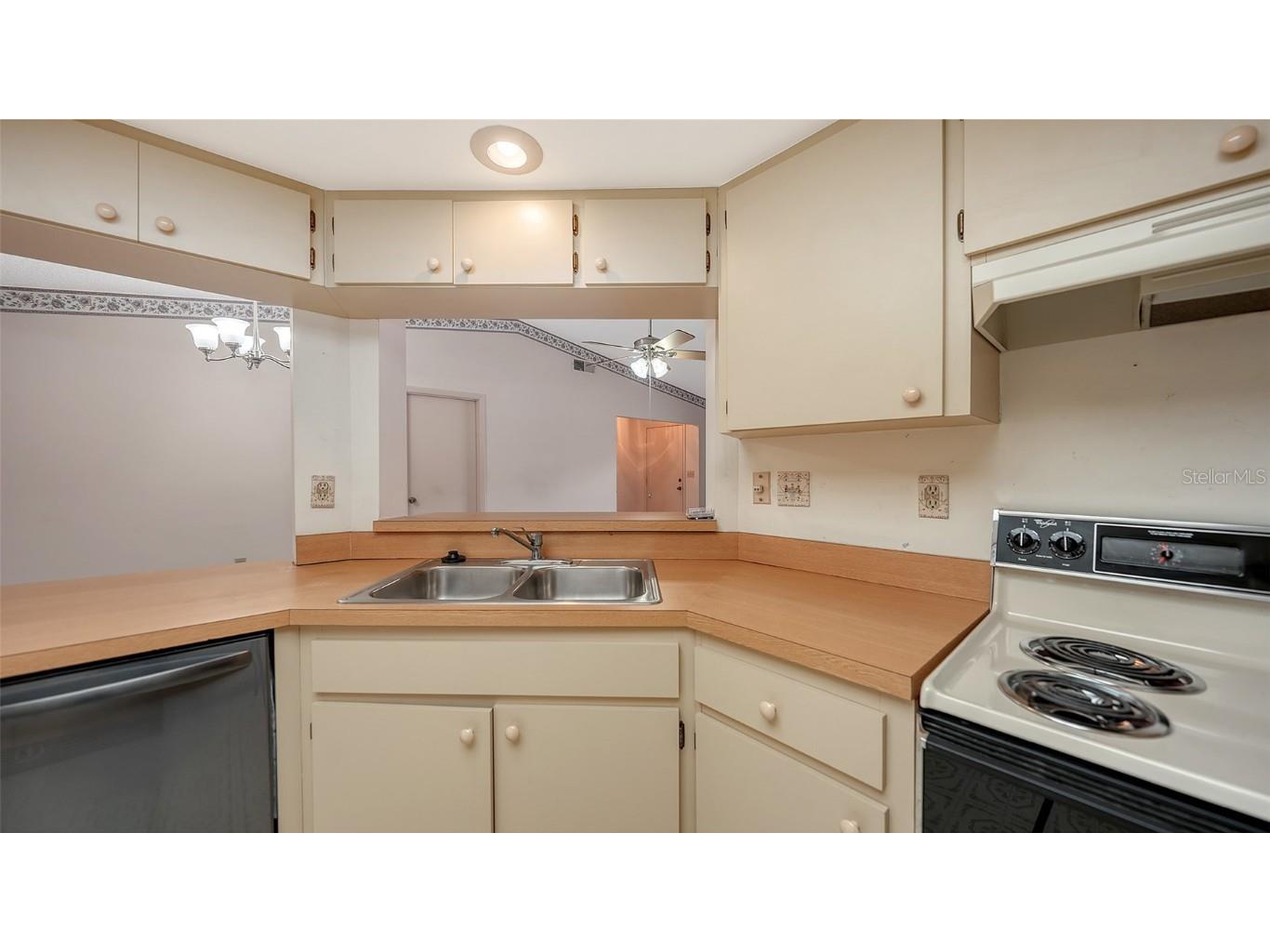 4152 Center Pointe Circle #58A Sarasota FL 34233 A4667707 image15