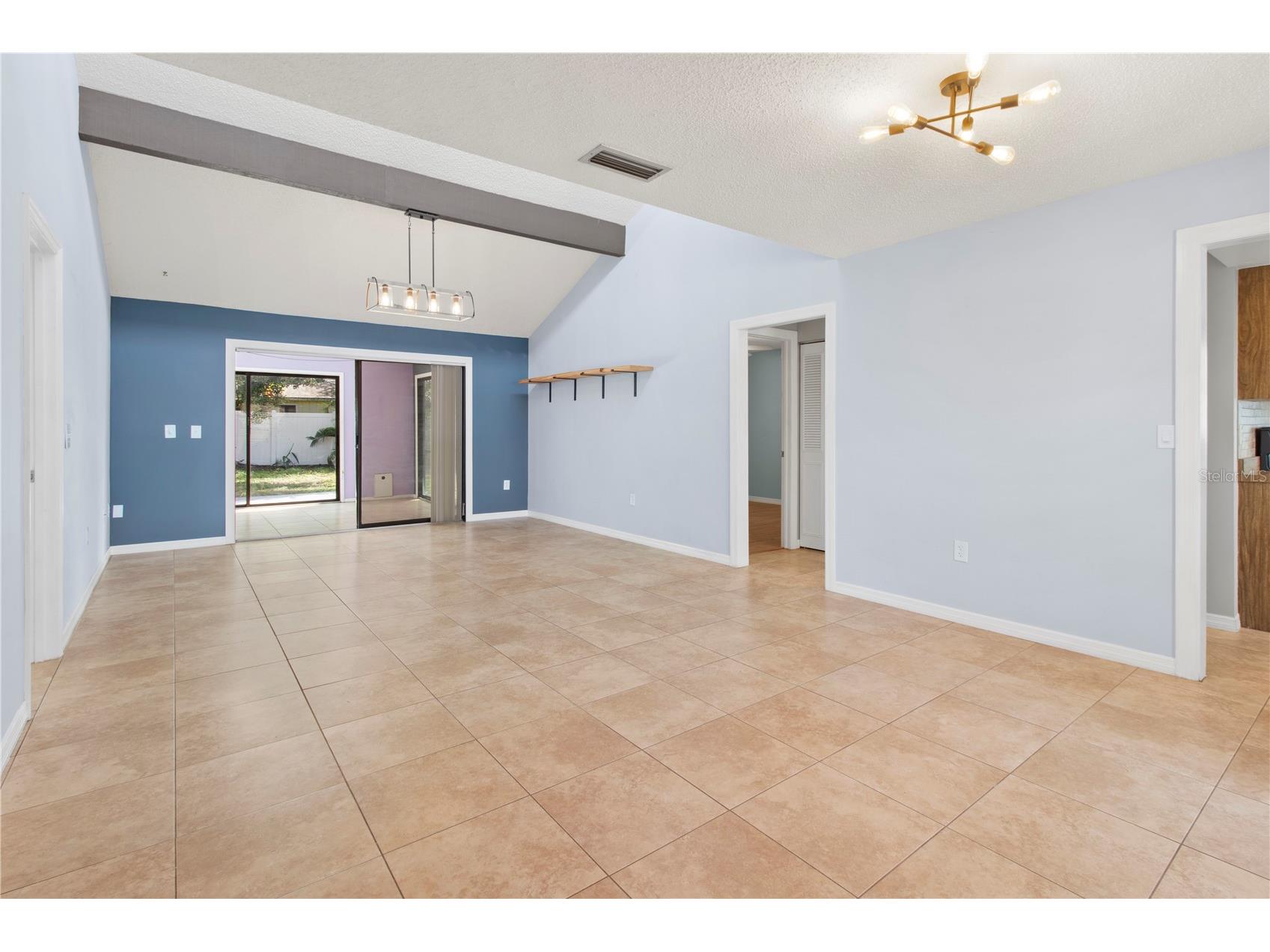 4152 Palau Drive Sarasota FL 34241 A4699258 image2