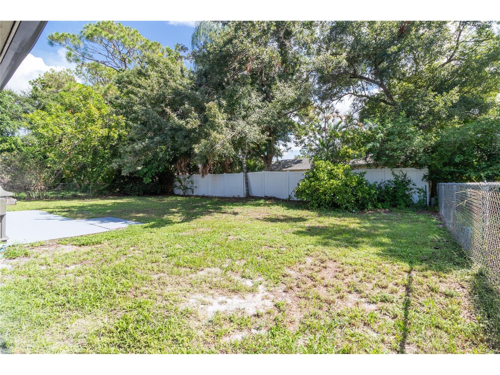 4152 Palau Drive Sarasota FL 34241 A4699258 image38