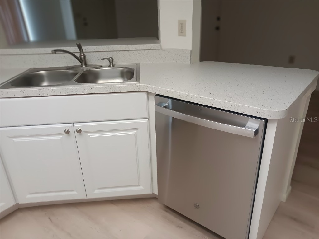 4154 Center Pointe Circle #57A Sarasota FL 34233 A4657470 image6