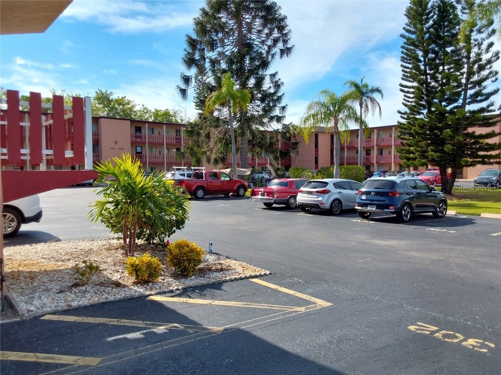 4154 Heron Way #203B Bradenton FL 34205 A4586446 image1