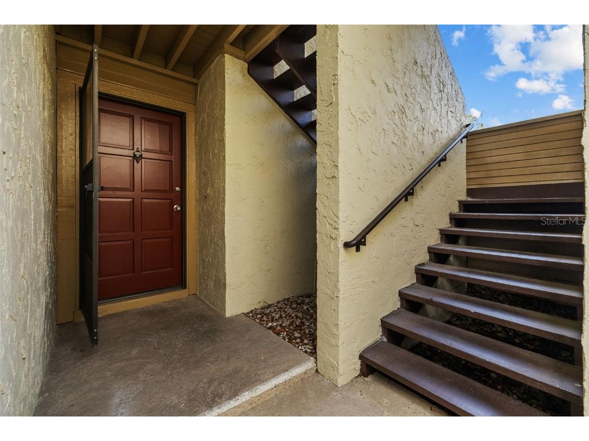 4154 Pinelake Lane #101 Tampa FL 33618 - COMMUNITY LAKE TB8340568 image1