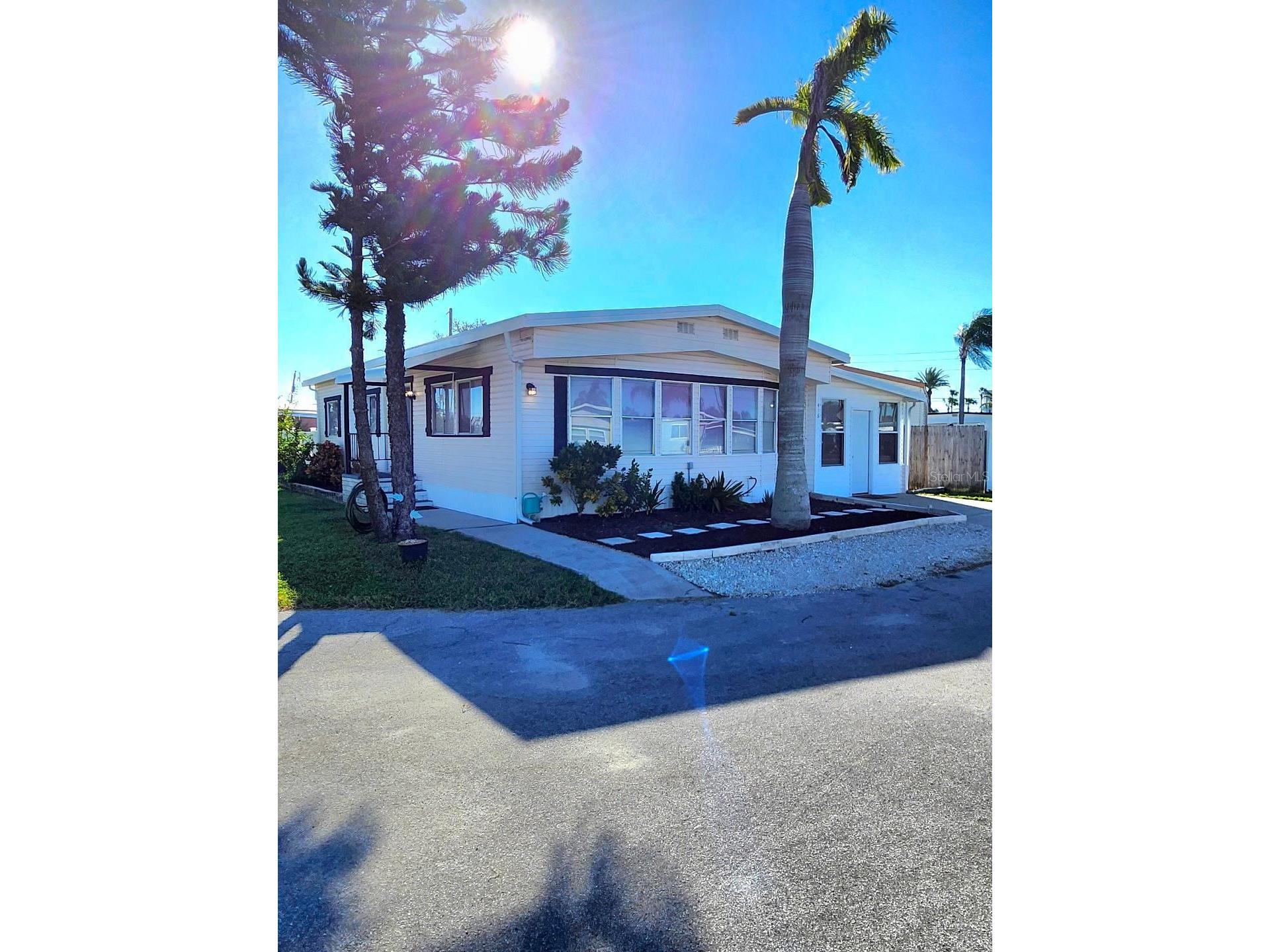 416 52nd Avenue Drive W Bradenton FL 34207 A4668338 image1