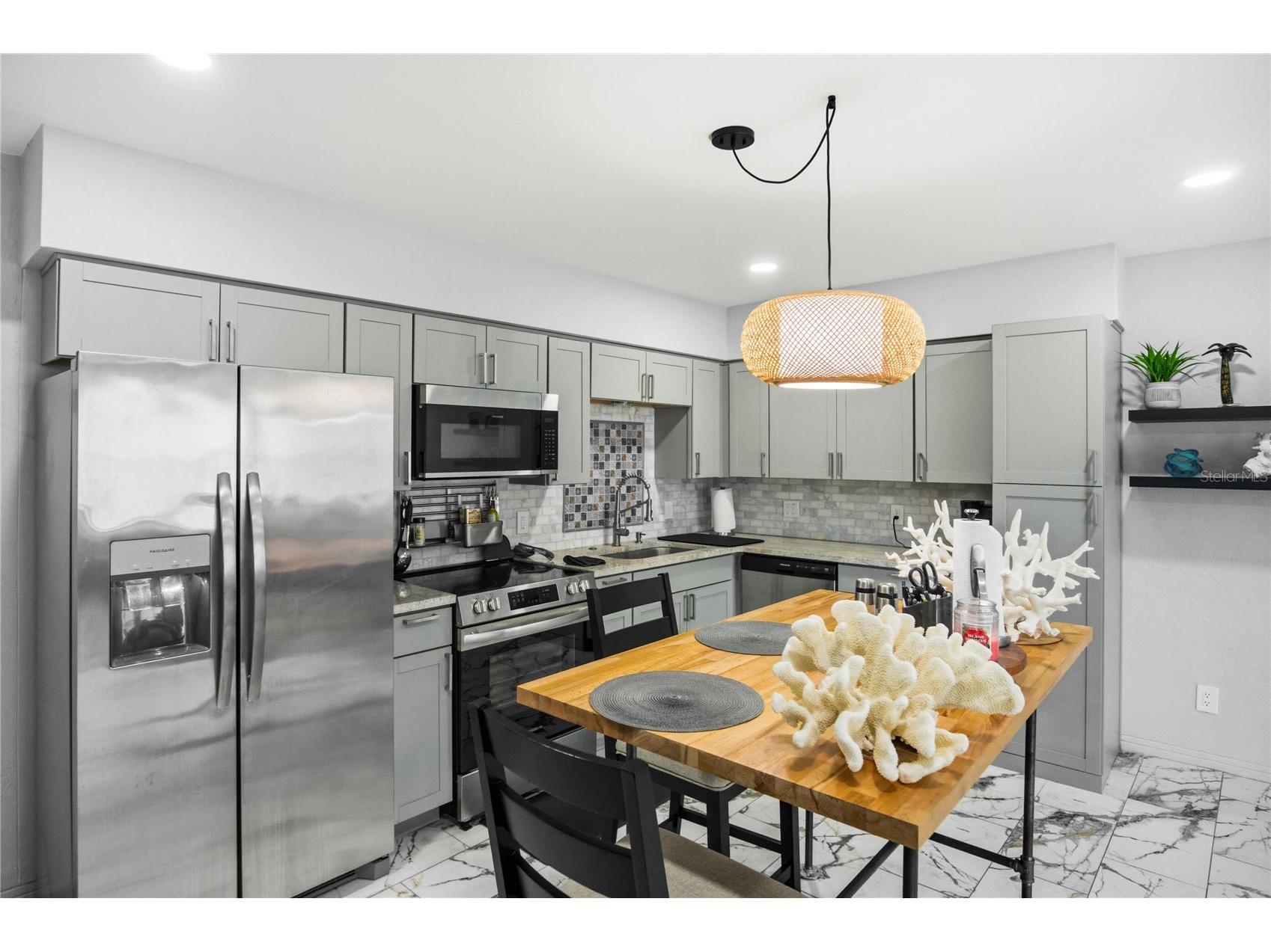 416 73rd Avenue N #207 Saint Petersburg FL 33702 O6415538 image17