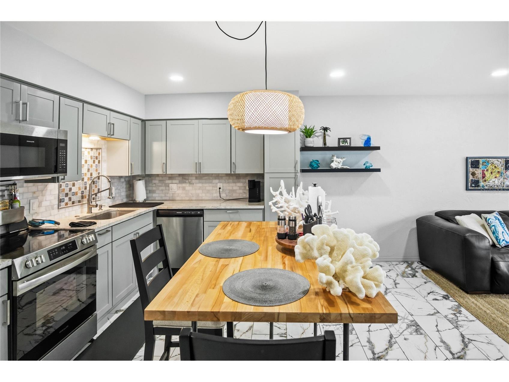 416 73rd Avenue N #207 Saint Petersburg FL 33702 O6415538 image8