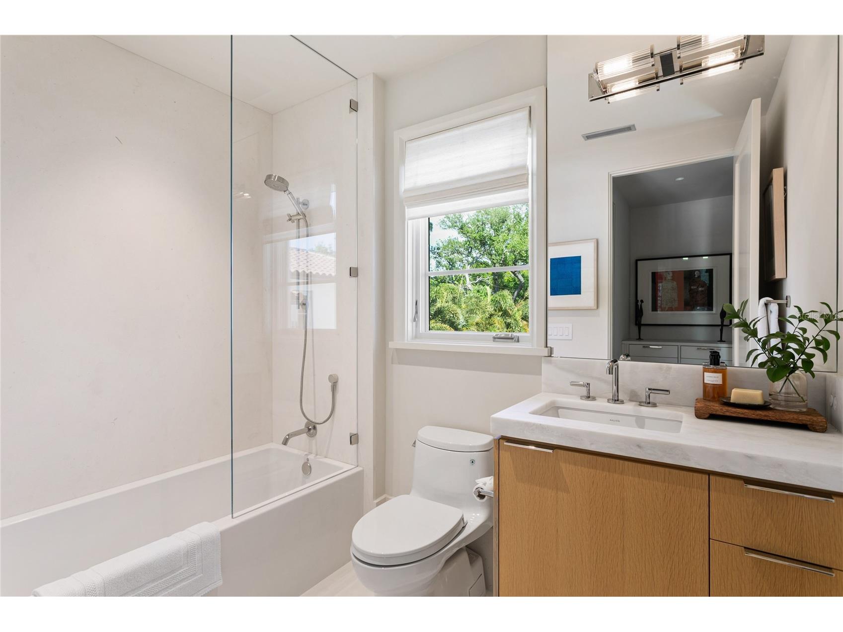 416 Brightwaters Boulevard NE Saint Petersburg FL 33704 TB8491058 image34