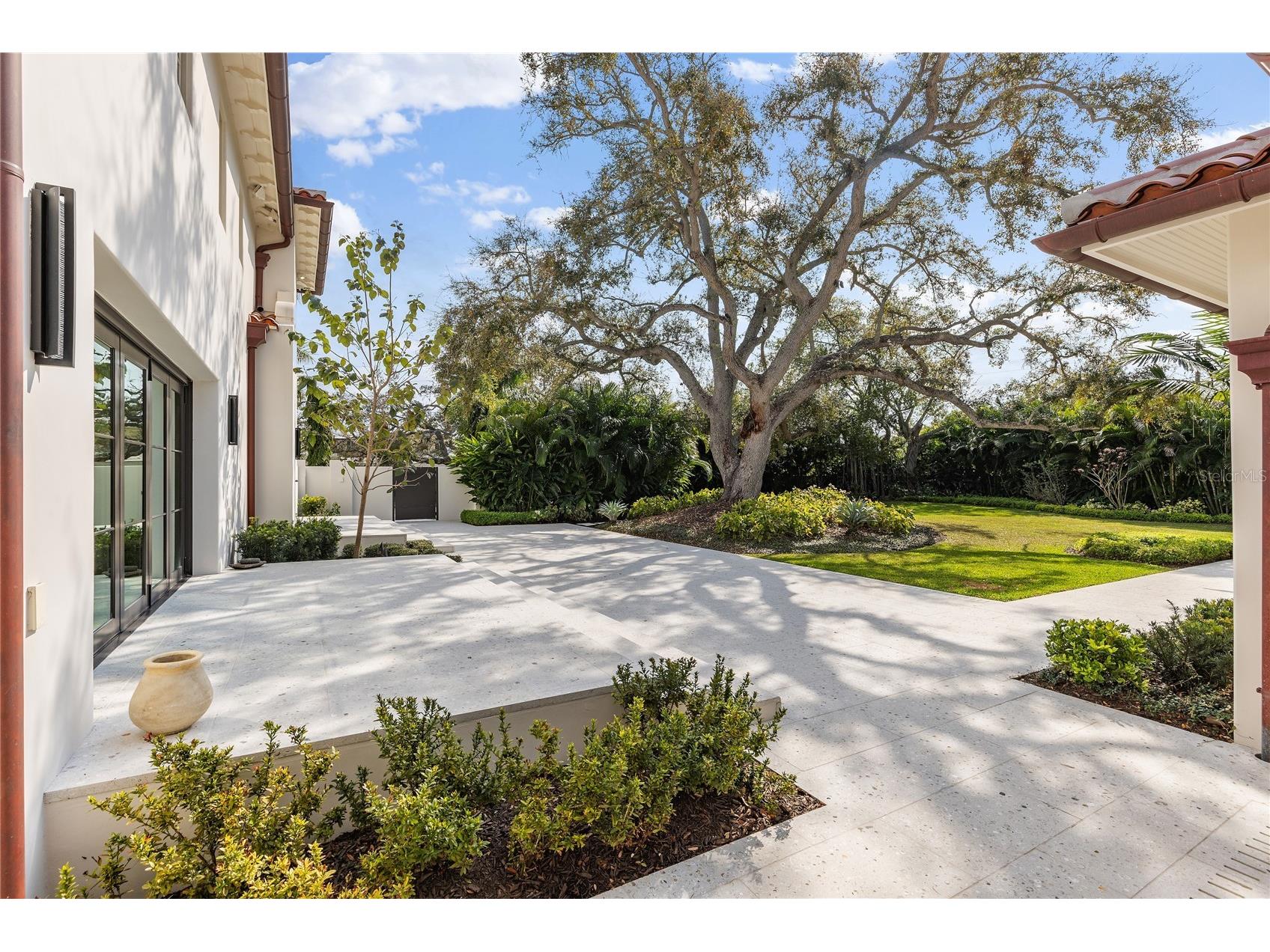 416 Brightwaters Boulevard NE Saint Petersburg FL 33704 TB8491058 image55