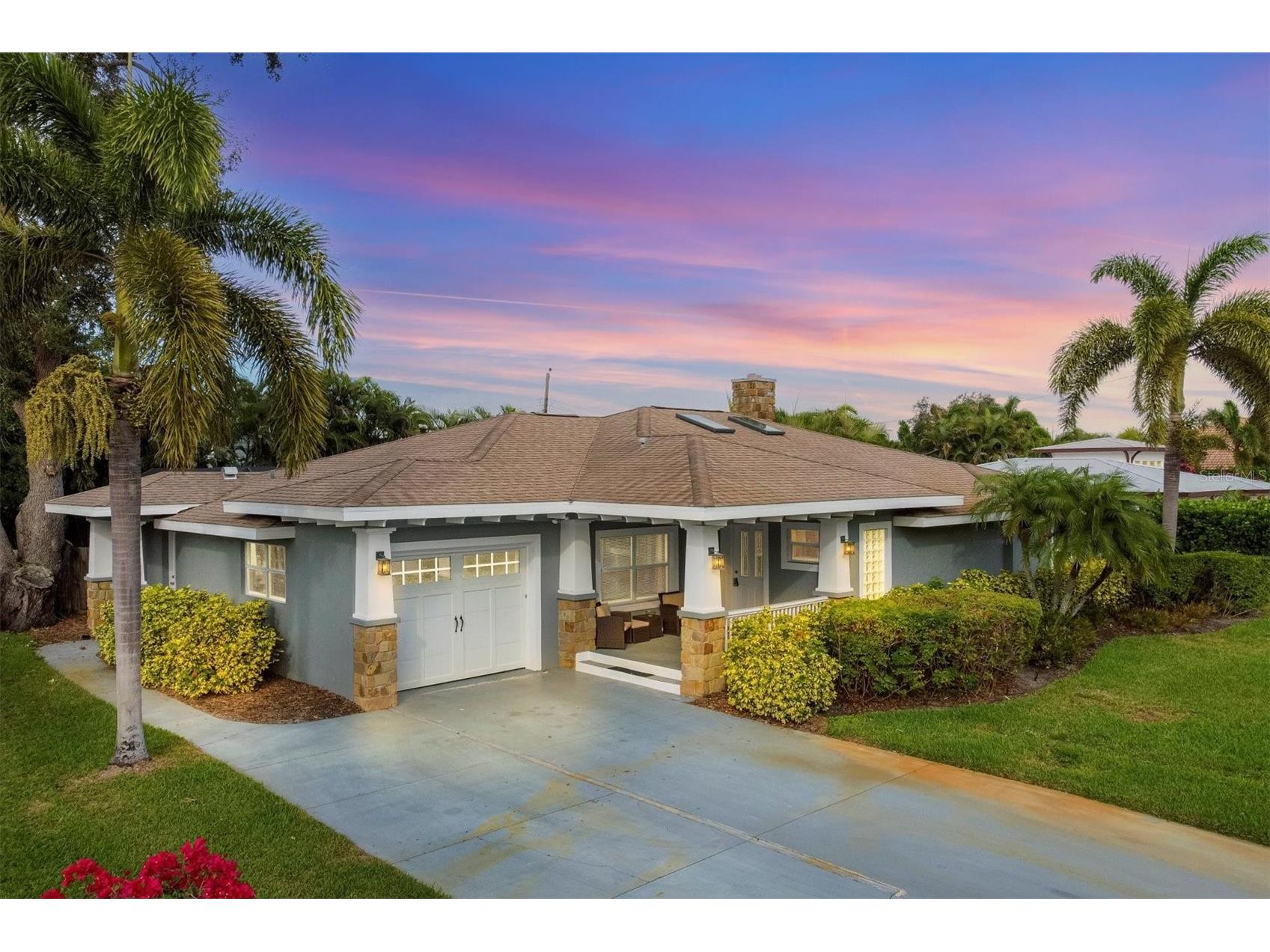 416 Sunset Drive Venice FL 34285 - VENICE BEACH A4684464 image1