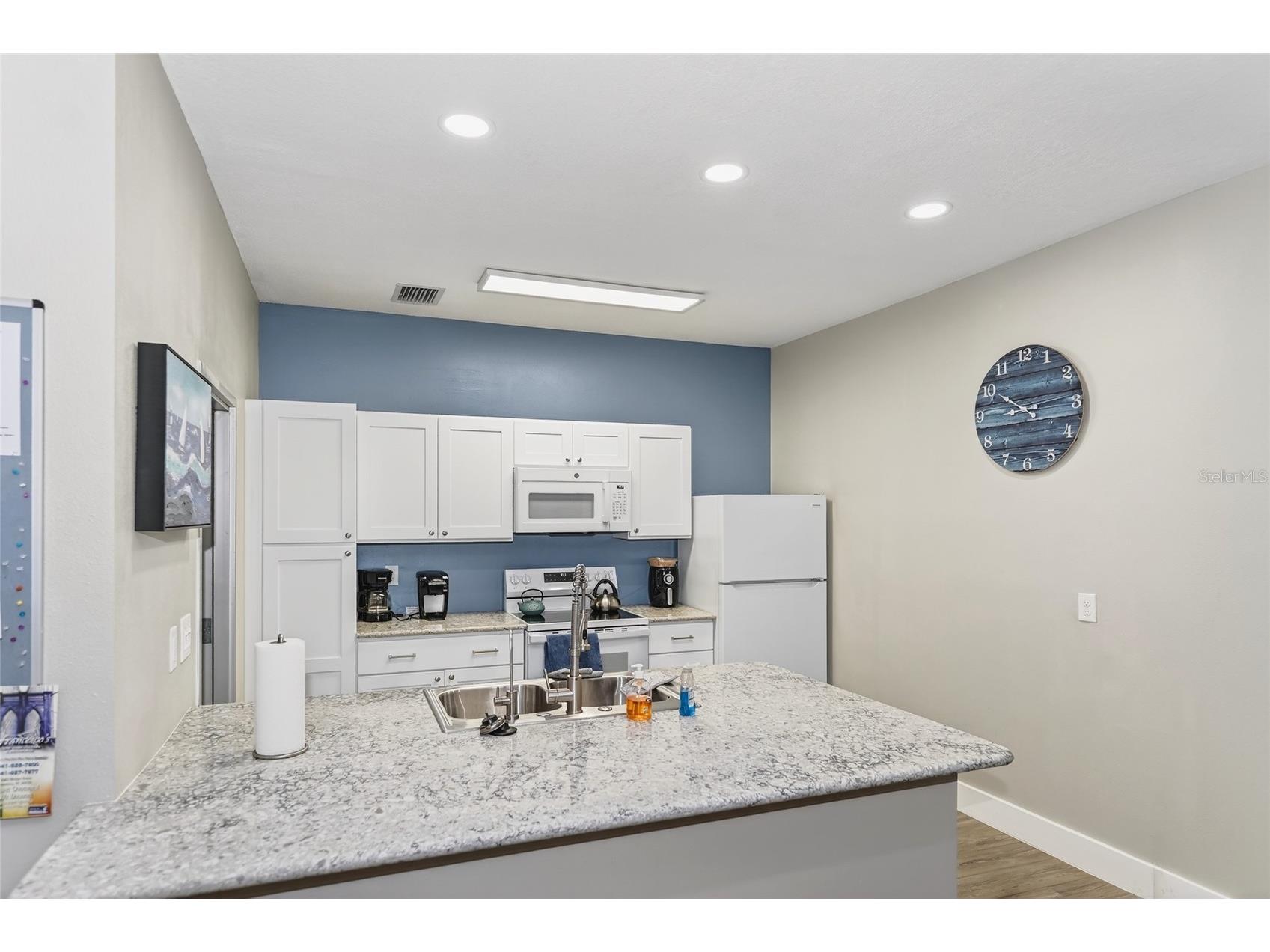 4160 Fruitville Road #11 Sarasota FL 34232 A4689204 image51