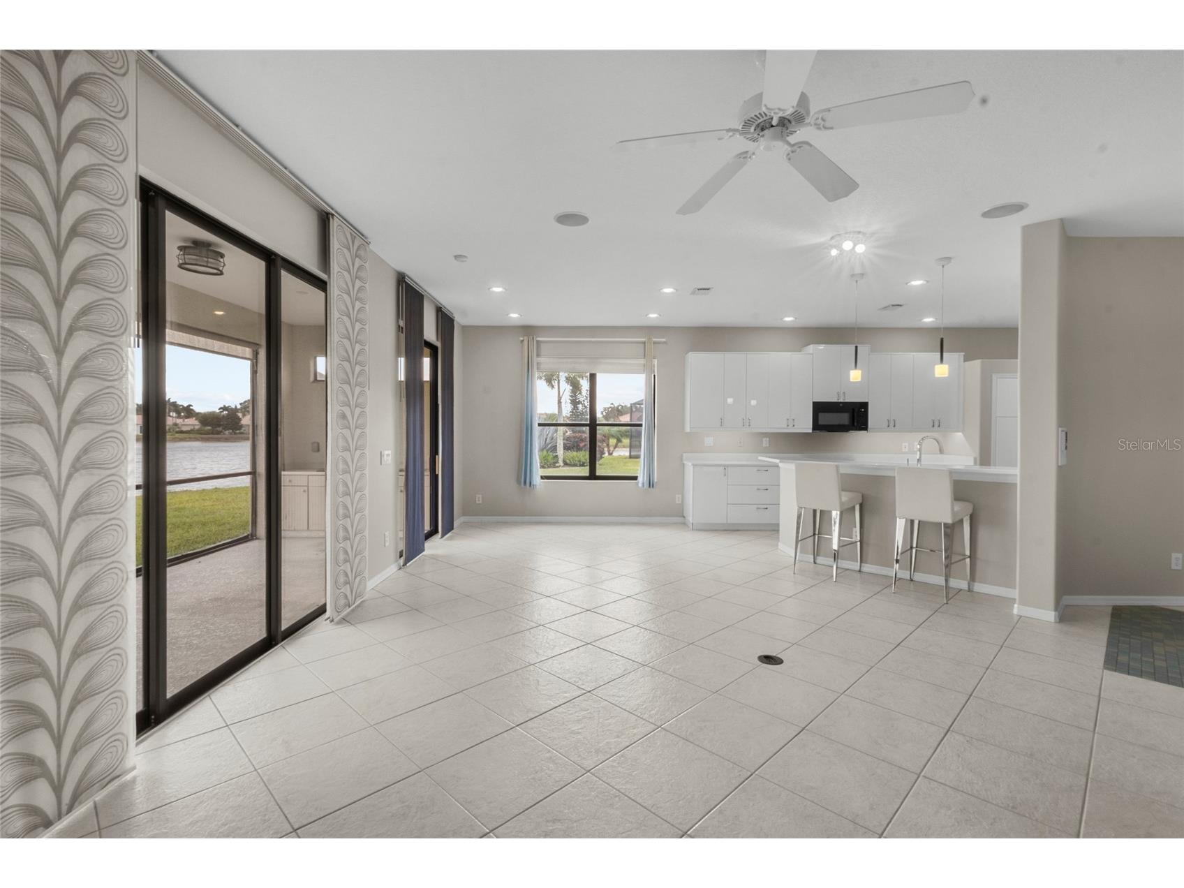 4160 Mackay Falls Terrace Sarasota FL 34243 A4672916 image16