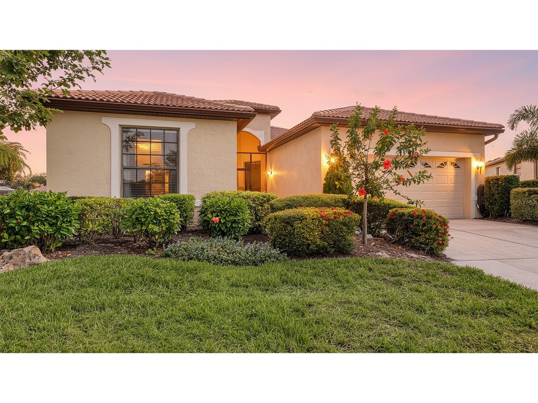 4160 Mackay Falls Terrace Sarasota FL 34243 A4672916 image2