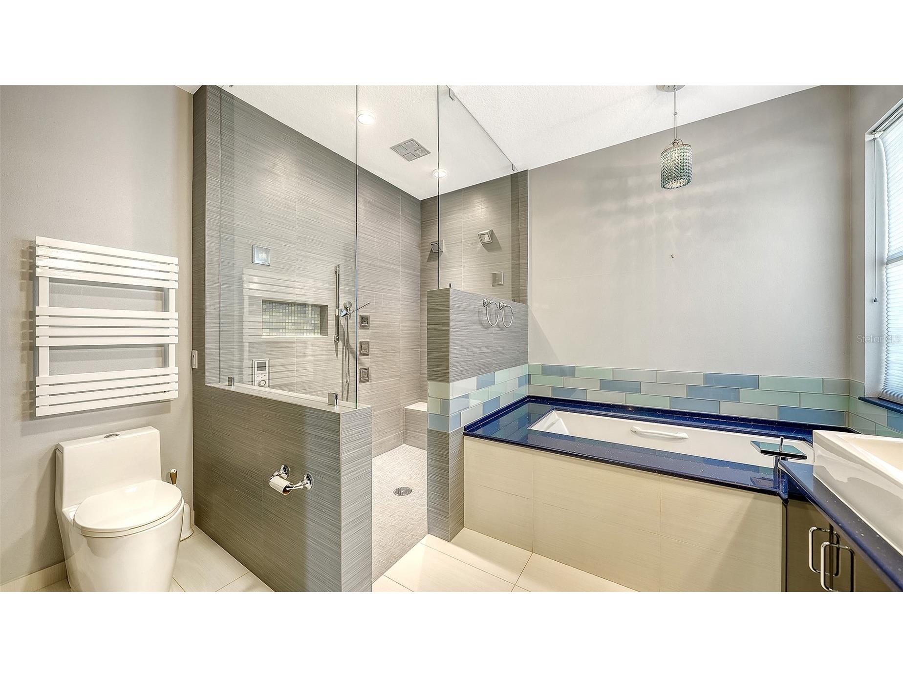 4160 Mackay Falls Terrace Sarasota FL 34243 A4672916 image28