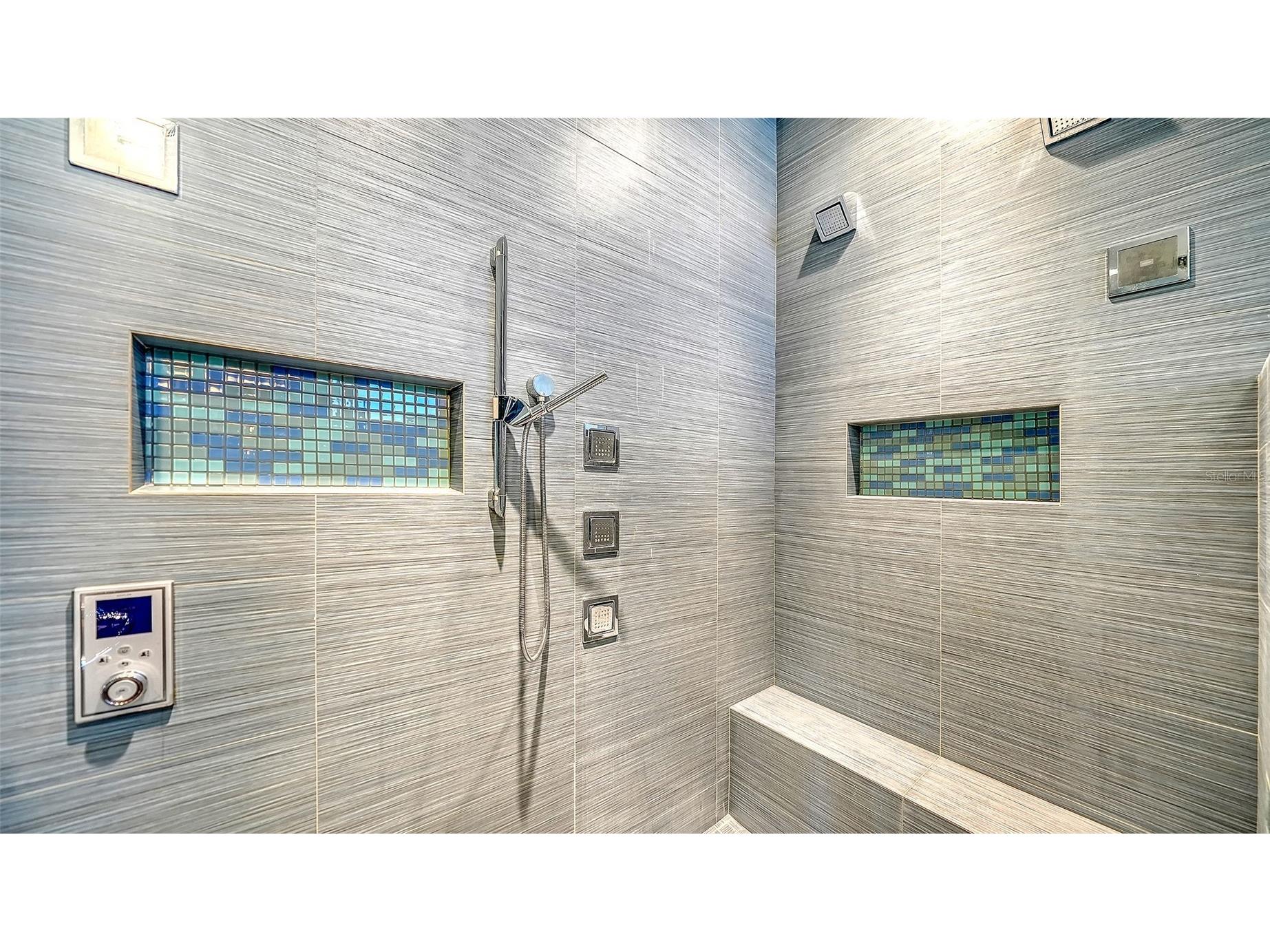 4160 Mackay Falls Terrace Sarasota FL 34243 A4672916 image31