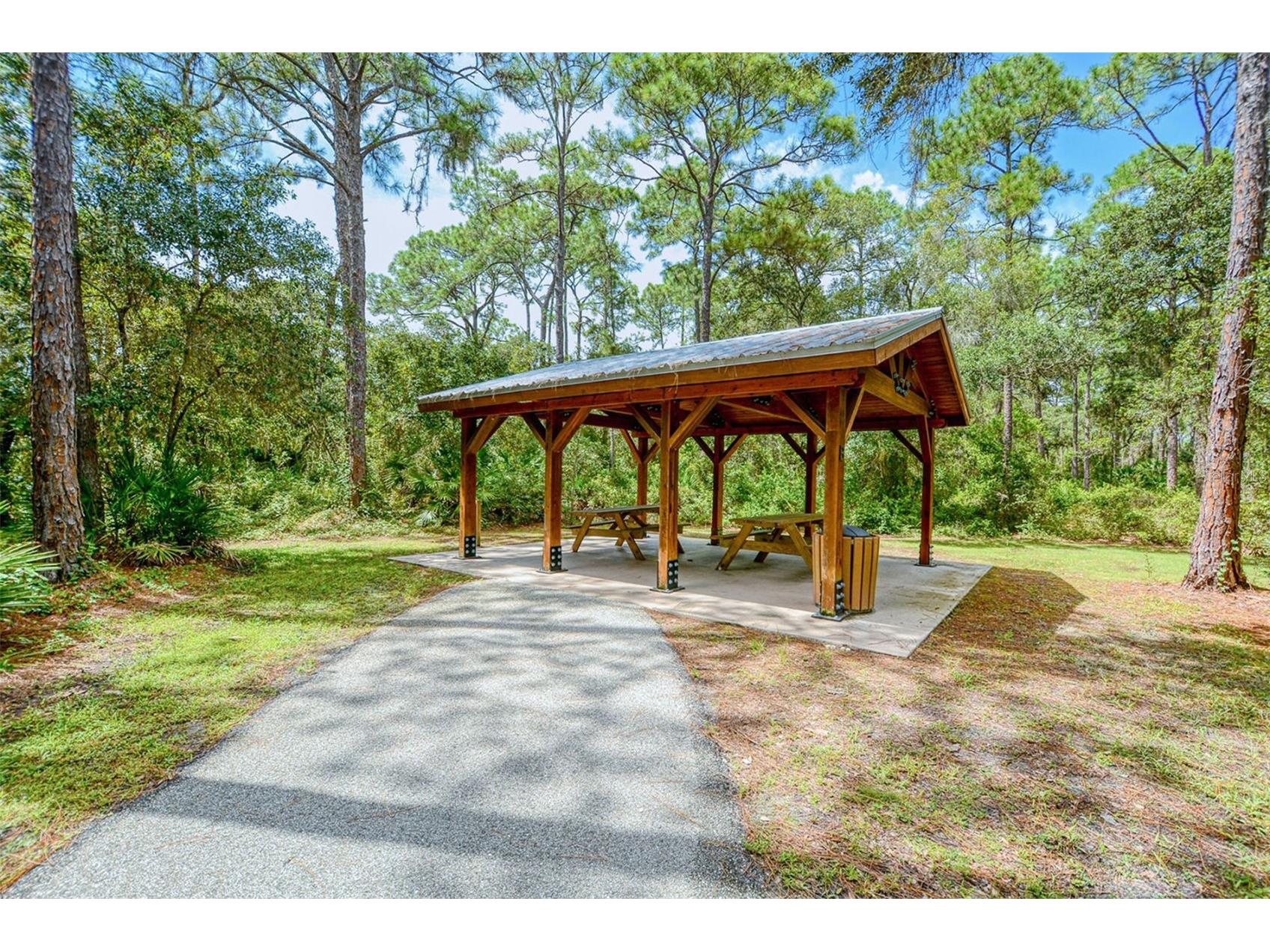 4160 Mackay Falls Terrace Sarasota FL 34243 A4672916 image50