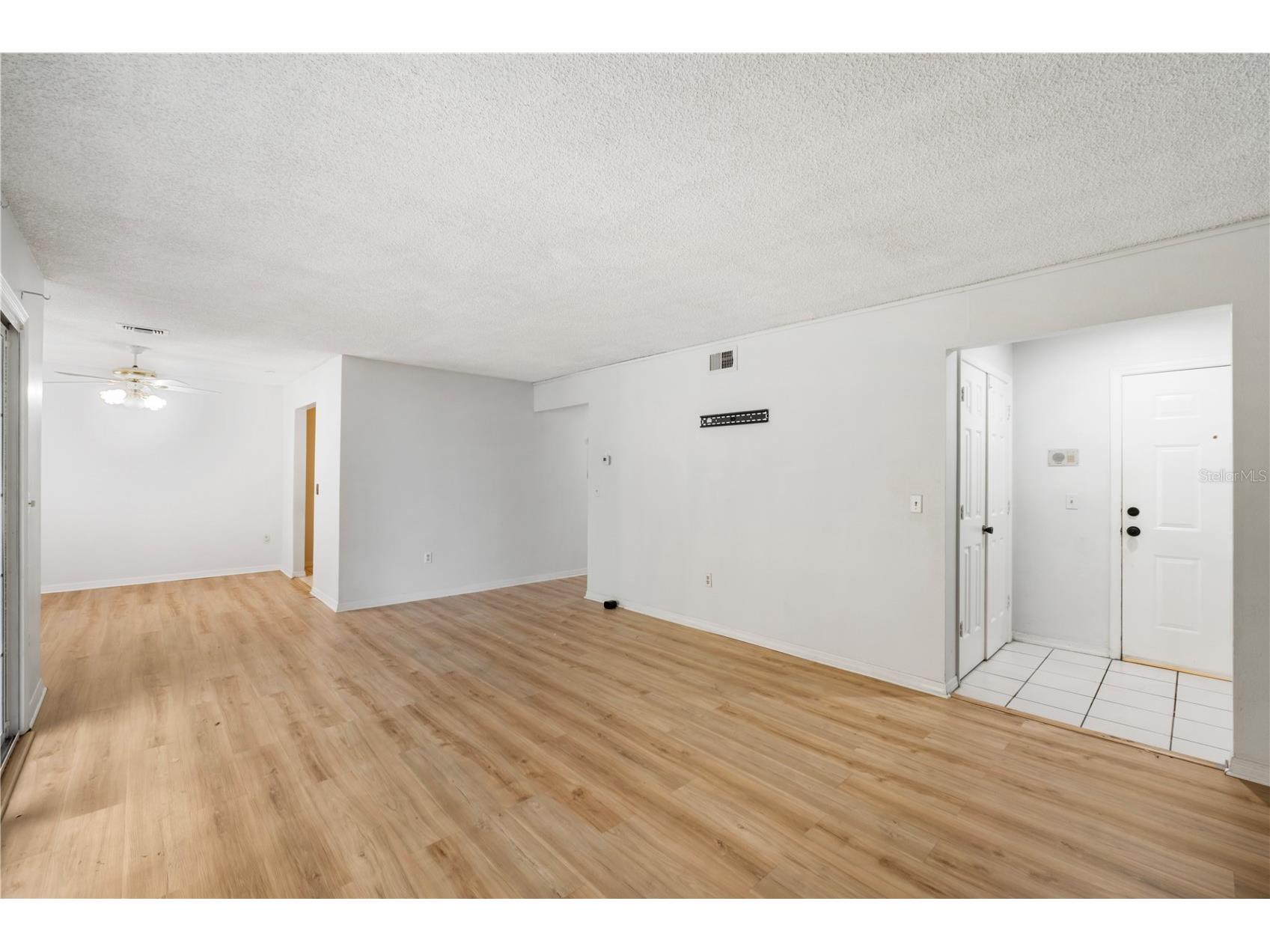 4160 Versailles Drive #4160D Orlando FL 32808 O6401156 image3