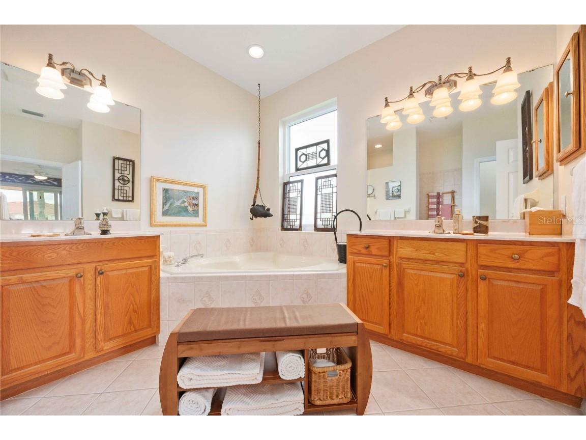 4164 Mackay Falls Terrace Sarasota FL 34243 A4675872 image31