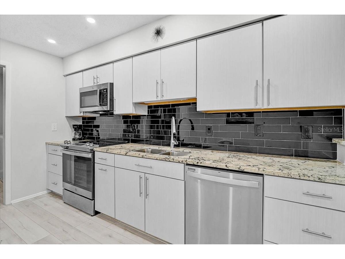 4169 66th Street Circle W #H Bradenton FL 34209 A4693140 image3