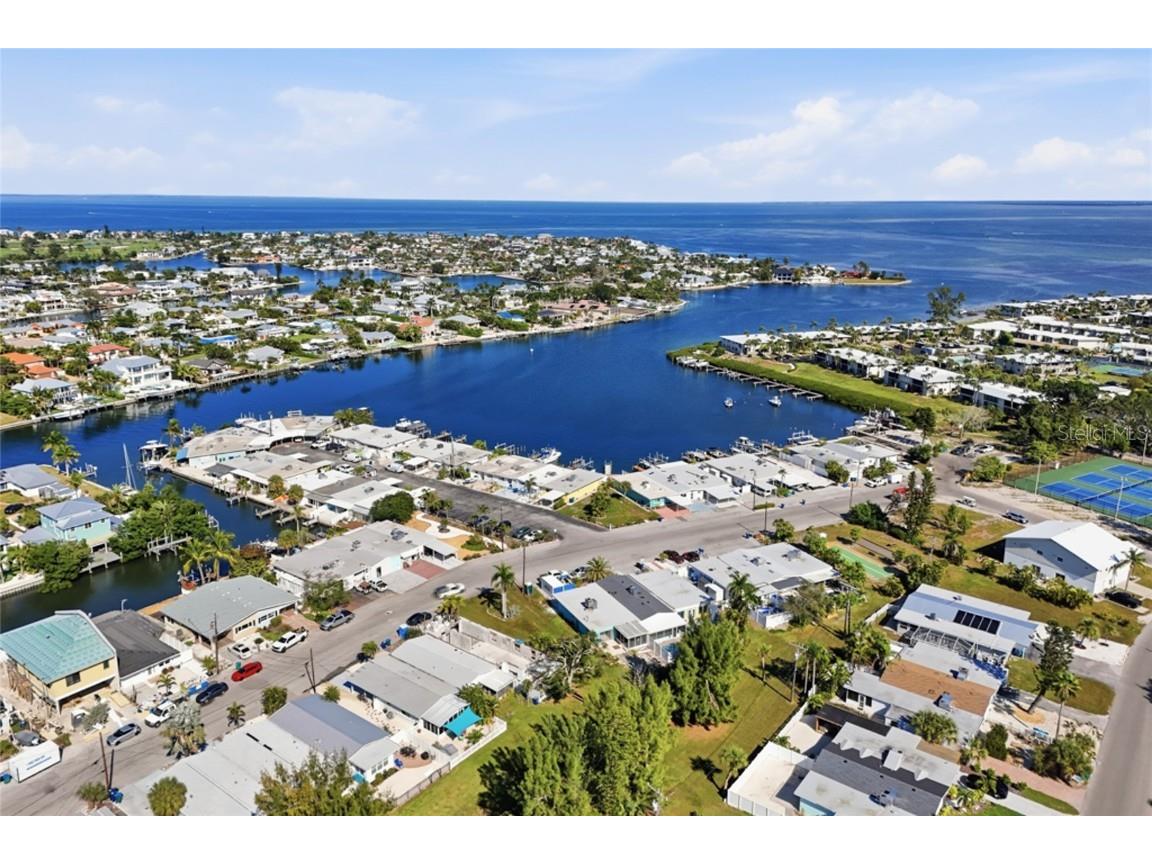 417 63rd Street Holmes Beach FL 34217 A4673268 image25