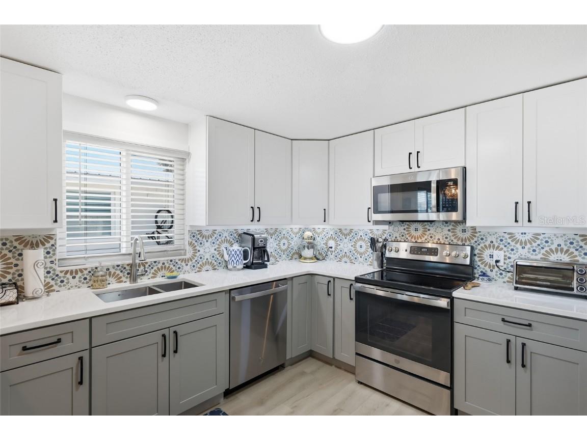 417 63rd Street Holmes Beach FL 34217 A4673268 image5